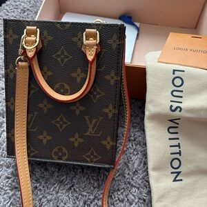 Petit Sac Plat 
100% Authentic 
Poshmark will also authenticate.